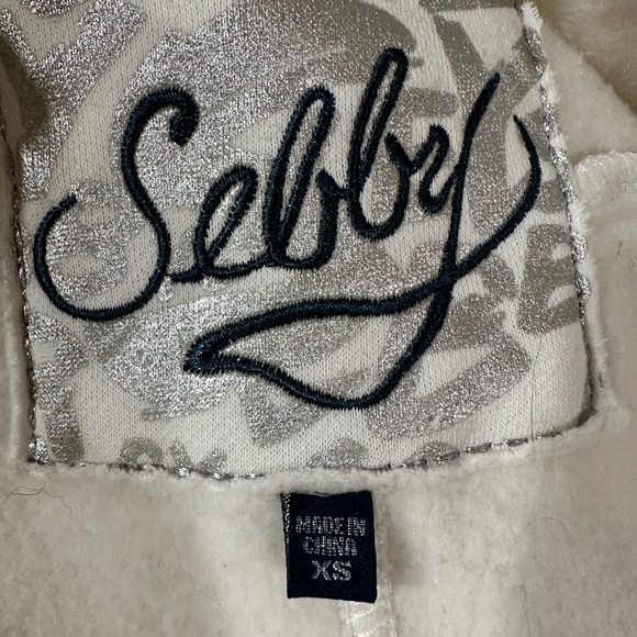 Sebby ruffle coat - Picture 5 of 7